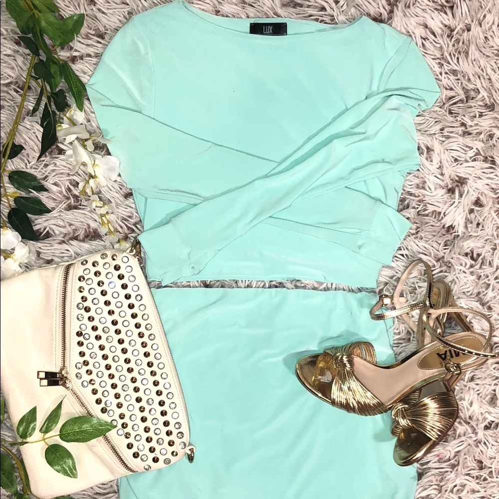 Two piece Teal crop top skirt set 😍